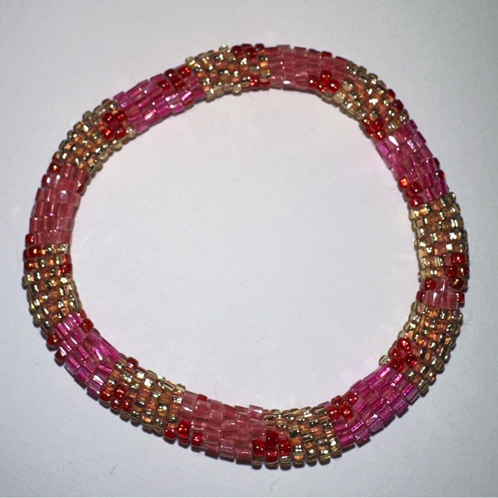 Beaded bracelet pink